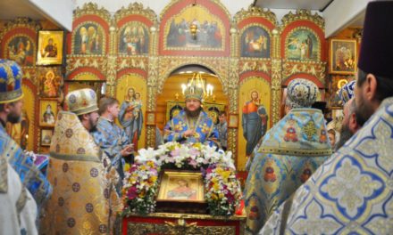 У день престольного свята архієпископ Феодосій очолив Літургію в храмі ікони Божої Матері «Помічниця в пологах»