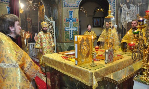 Архиепископ Феодосий совершил Литургию в Неделю 19-ю по Пятидесятнице