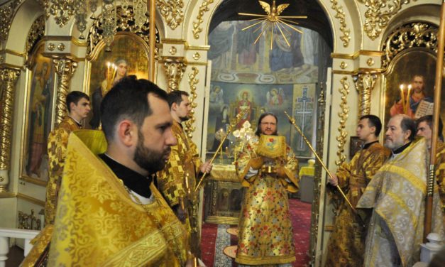 Архиепископ Феодосий совершил Литургию в Неделю 27-ю по Пятидесятнице