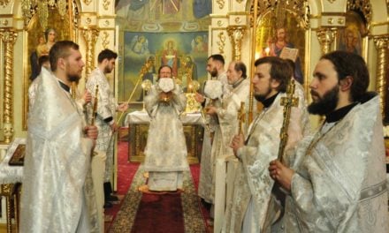 Архиепископ Феодосий совершил ночную Божественную литургию в праздник Рождества Христова