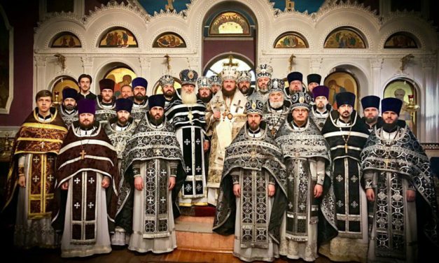 Архиепископ Феодосий возглавил соборную Литургию и общее говение духовенства Оболонского благочиния