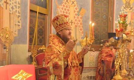 Архієпископ Феодосій звершив нічну Заутреню і Літургію по Пасхальному чину (+ВІДЕО)
