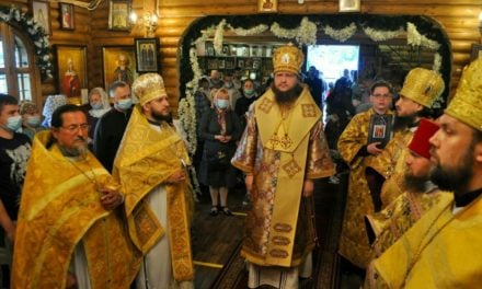 В Неділю Всіх святих архієпископ Феодосій очолив престольне свято в Всіхсвятському храмі на Лісовому кладовищі