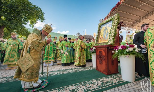 Напередодні дня пам’яті прп.Онуфрія архієпископ Феодосій співслужив Предстоятелю у Києво-Печерській Лаврі