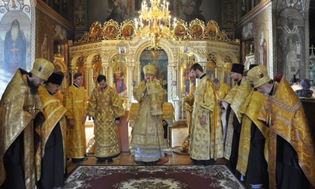 Архиепископ Феодосий совершил Литургию в Неделю 4-ю по Пятидесятнице