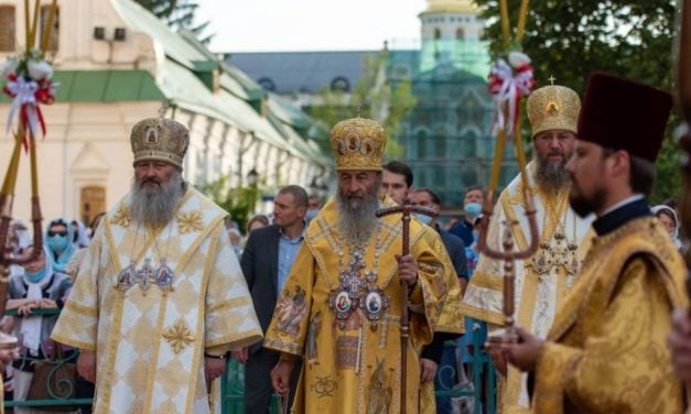 Напередодні свята Хрещення Русі архієпископ Феодосій співслужив Предстоятелю у Києво-Печерській Лаврі (+ВІДЕО)