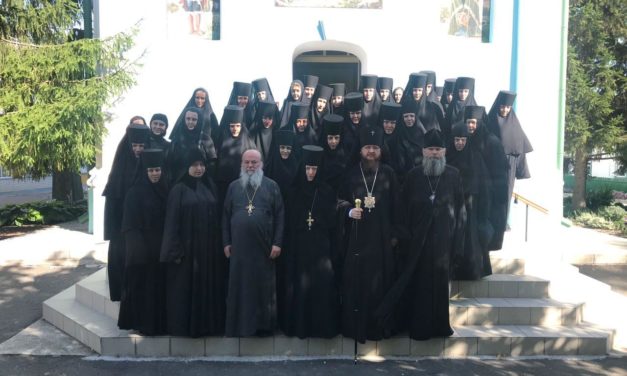 Архиепископ Черкасский и Каневский Феодосий посетил Золотоношский Красногорский монастырь