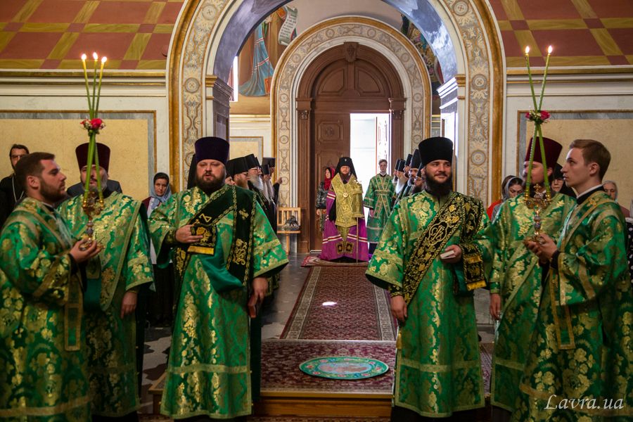 Архиепископ Феодосий принял участие в архиерейском богослужении в Киево-Печерской Лавре