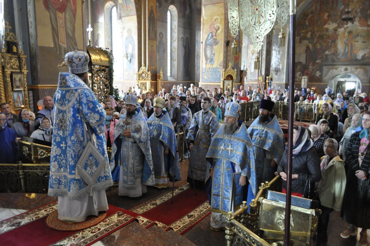 Архиепископ Феодосий возглавил Литургию в день праздника Рождества Богородицы