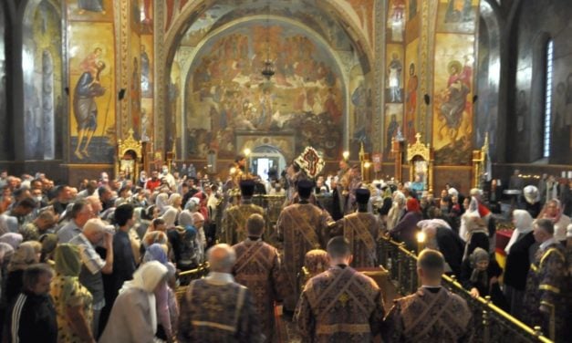 Архієпископ Феодосій звершив всенічне бдіння напередодні свята Воздвиження Хреста Господнього