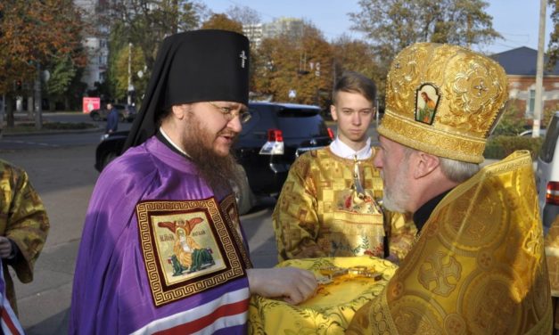 Архієпископ Феодосій очолив Літургію в черкаському Стрітенському храмі
