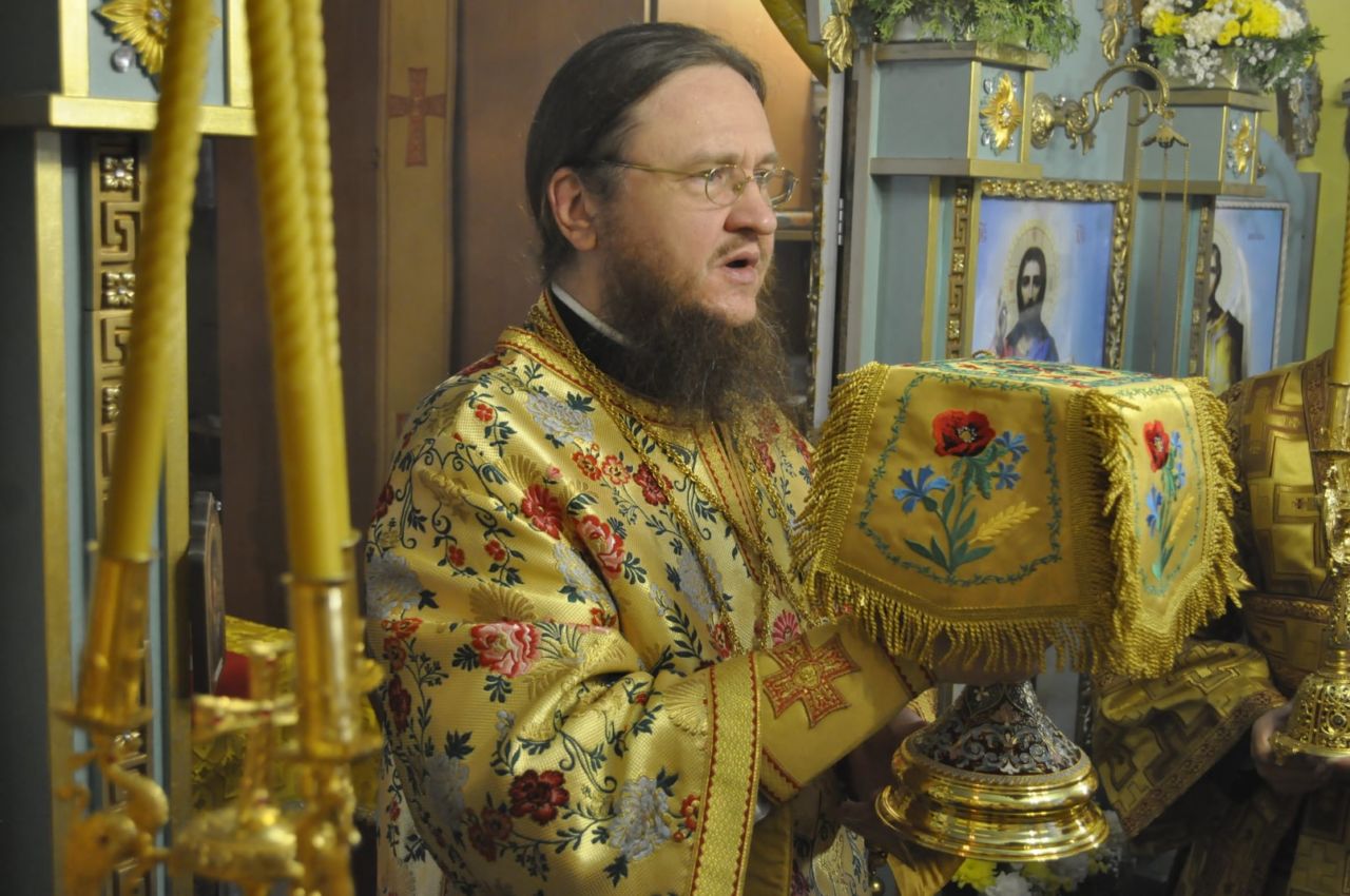 Архієпископ Феодосій очолив Літургію в черкаському Стрітенському храмі