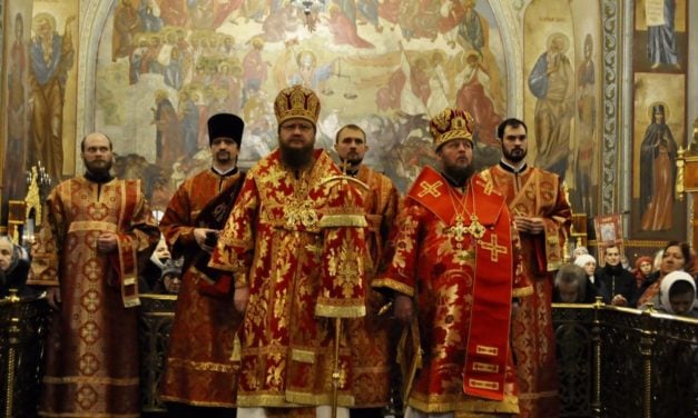 Архиепископ Феодосий возглавил всенощное бдение накануне престольного праздника в Свято-Архангело-Михайловском соборе