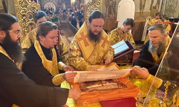 Архієпископ Черкаський і Канівський Феодосій звершив освячення антимінсів для Черкаської єпархії