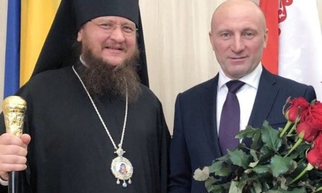 Архієпископ Черкаський і Канівський Феодосій привітав новообраного міського голову Черкас Анатолія Бондаренка