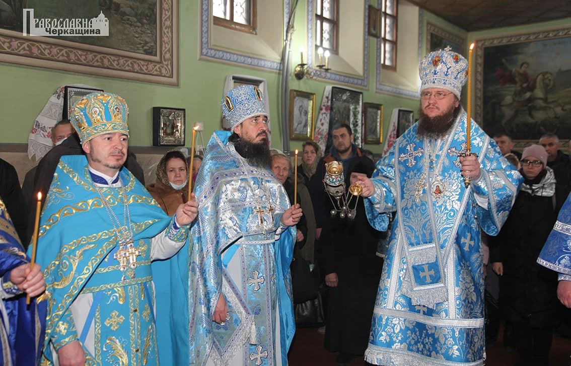 Архієпископ Феодосій підніс молитви за упокій митрополита Софронія