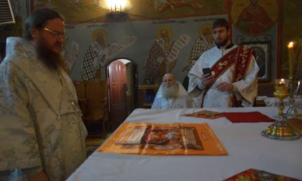 Архиепископ Феодосий совершил всенощное бдение и освятил Антиминсы