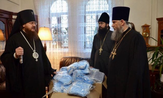 Черкасская епархия обеспечила свои монастыри и храмы 15 тысячами медицинских масок