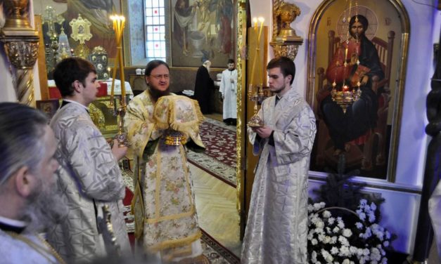 Архиепископ Черкасский и Каневский Феодосий совершил Литургию в день памяти преподобного Серафима Саровского