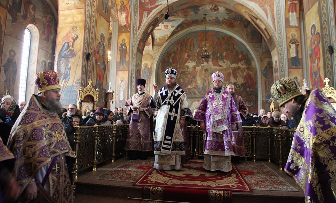 У Неділю Торжества Православ’я архієпископ Феодосій очолив Божественну літургію у кафедральному Михайло-Архангельському соборі