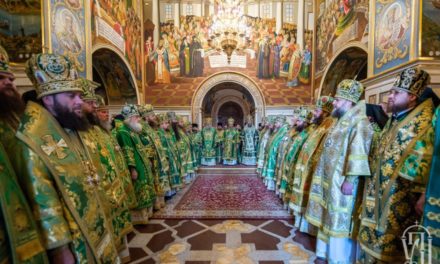 В день памяти Собора всех прпп.Киево-Печерских архиепископ Феодосий сослужил Предстоятелю УПЦ в Святой Лавре (+ВИДЕО)