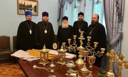 Керуючий Черкаською єпархією передав богослужбове начиння в малозабезпечені парафії