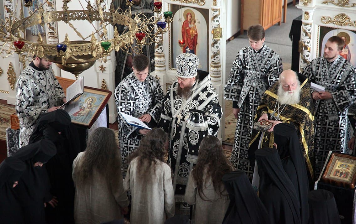 Архиепископ Феодосий совершил монашеский постриг в Свято-Николаевском Лебединском монастыре