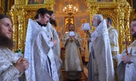 Архиепископ Черкасский и Каневский Феодосий совершил Божественную литургию в Лазареву субботу