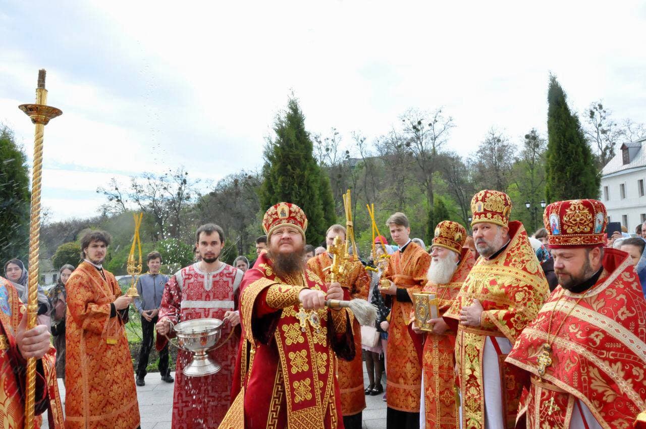 Архиепископ Феодосий в Светлый понедельник совершил Литургию в Успенском кафедральном соборе Канева