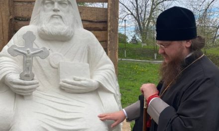 Архиепископ Феодосий ознакомился с ходом изготовления памятника свт.Луке Крымскому для г.Черкассы