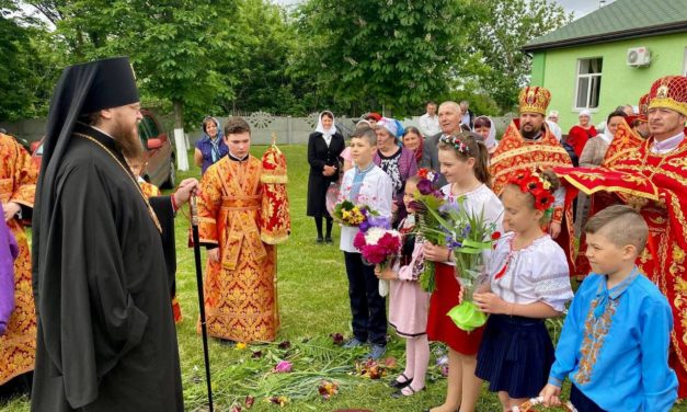 Архієпископ Черкаський і Канівський Феодосій звершив Літургію в Неділю 5-ту після Пасхи