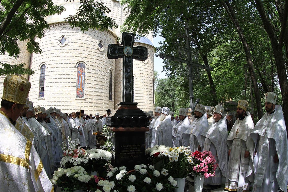 Полнота Черкасской епархии молитвенно отмечает годовщину кончины митрополита Софрония