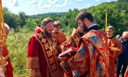 В женской монашеской общине в честь иконы Божией Матери «Аз есмь с вами и никтоже на вы» Черкасской епархии совершена первая Литургия