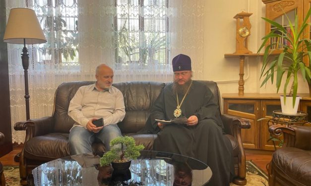 Архієпископ Черкаський і Канівський Феодосій зустрівся з представником ГС «Миряни» в Черкасах