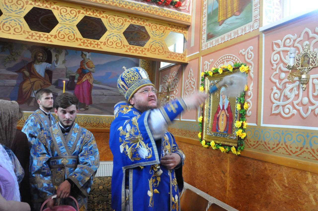 Архиепископ Черкасский и Каневский Феодосий совершил освящение росписей и Литургию в храме Катеринополя
