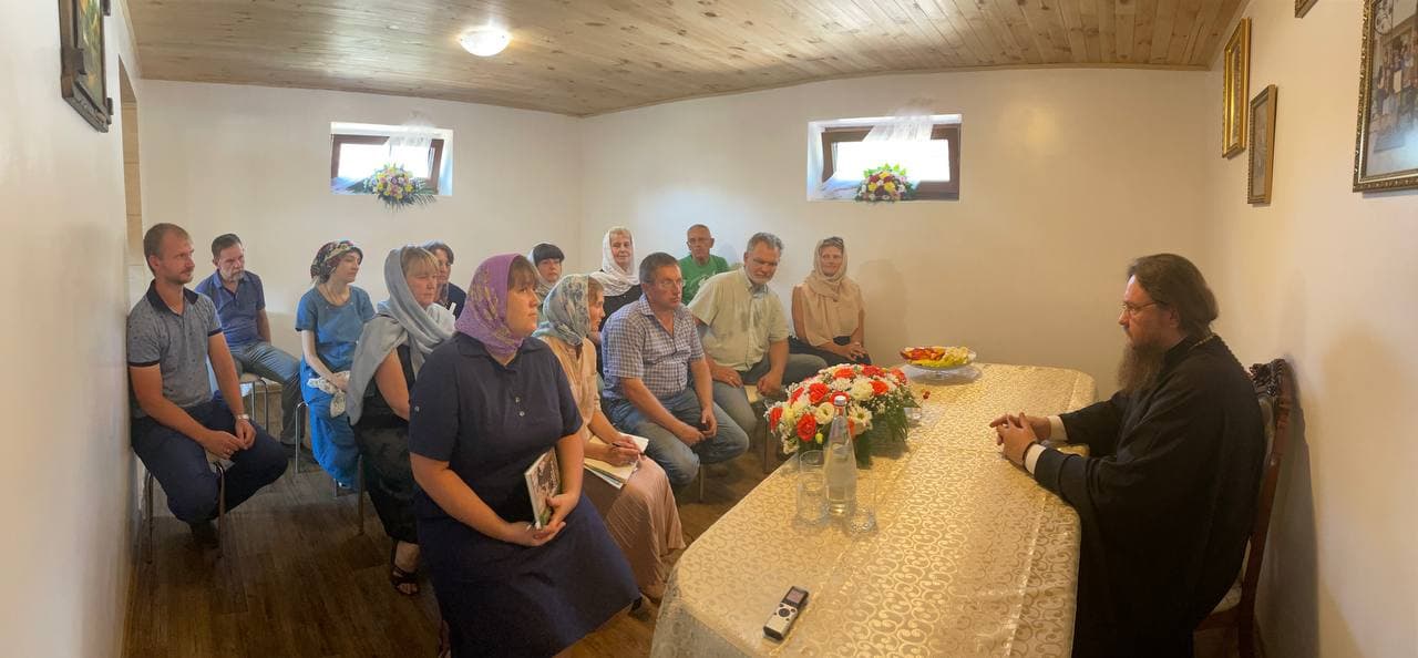 Архиепископ Феодосий провёл встречу с педагогическим коллективом Черкасской Православной гимназии