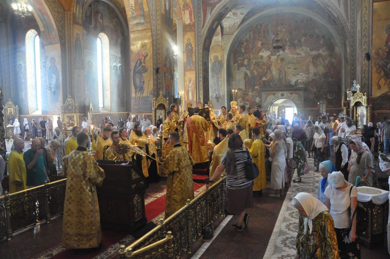 Митрополит Черкаський і Канівський Феодосій очолив всенічне бдіння напередодні Неділі 9-ї після П’ятидесятниці