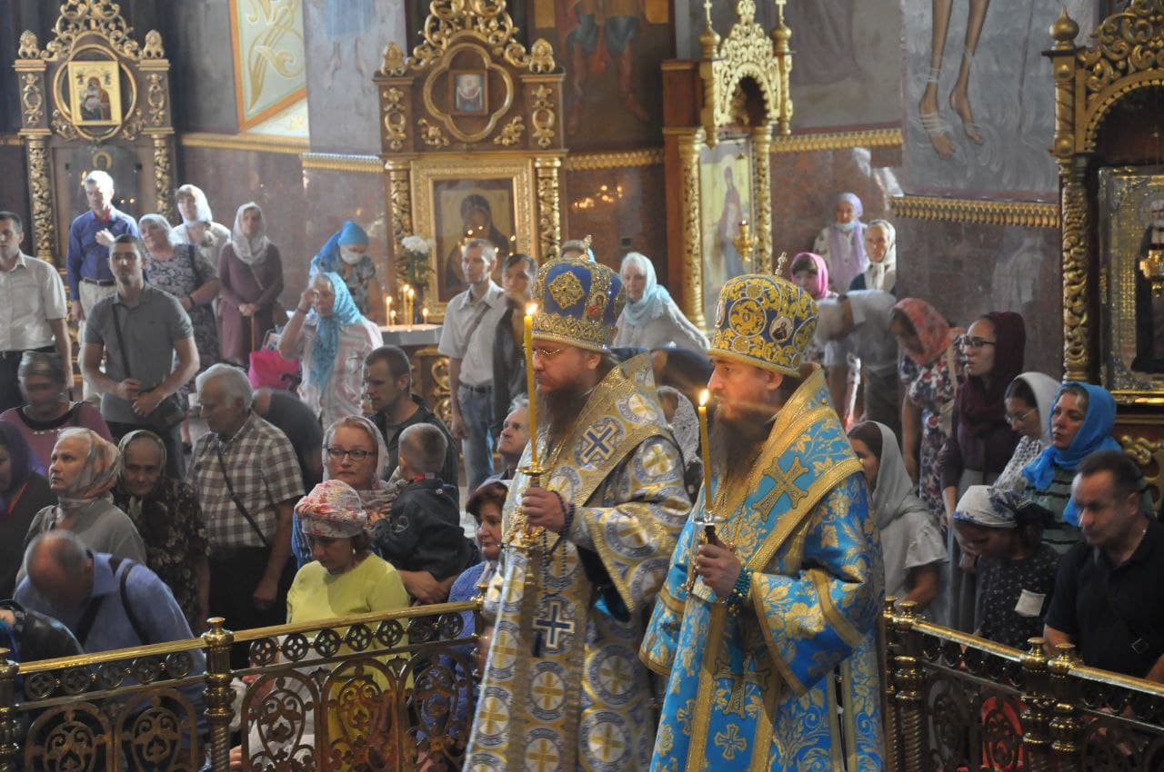 Митрополит Черкаський і Канівський Феодосій очолив всенічне бдіння напередодні свята Успіння Пресвятої Богородиці