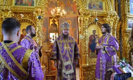 Митрополит Черкасский и Каневский Феодосий совершил Литургию в день праздника Воздвижения Креста Господня (+ВИДЕО)