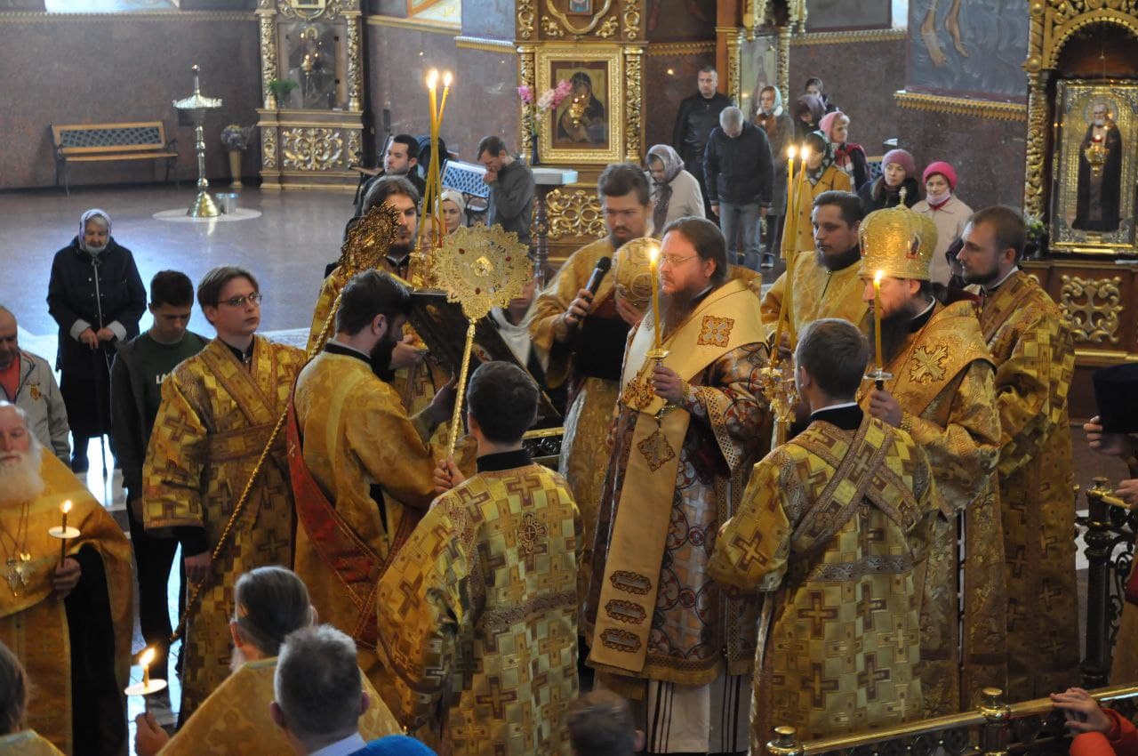 Митрополит Черкасский и Каневский Феодосий возглавил всенощное бдение накануне Недели 15-й по Пятидесятнице