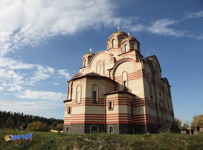 Митрополит Феодосий возглавил торжественное освящение одного из самых красивых черкасских храмов