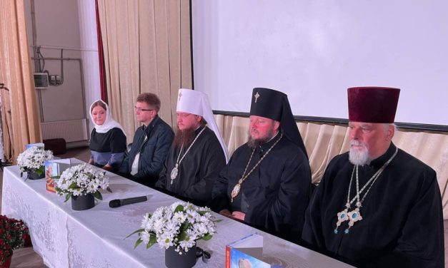 В Черкасской епархии состоялась презентация фильма и книги о почившем благочинном Золотоноши