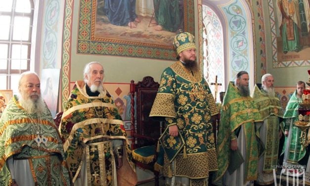 Митрополит Феодосий возглавил престольный праздник в Свято-Троицком Мотронинском монастыре