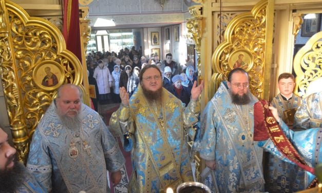 Митрополит Черкаський і Канівський Феодосій очолив Літургію у столичному Свято-Введенському Обиденному храмі