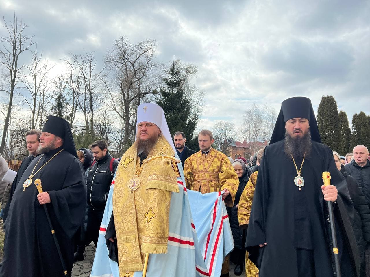 Во всех храмах Черкасской епархии одновременно помолились об установлении мира в Украине