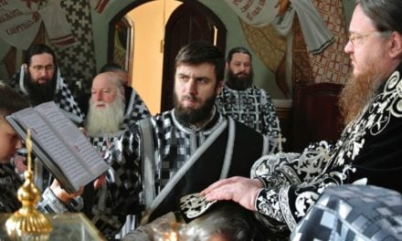 Митрополит Феодосий возглавил литургию Преждеосвященных Даров в Архангело-Михайловском кафедральном соборе