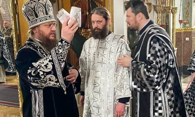 Митрополит Феодосий возглавил литургию Преждеосвященных Даров в Архангело-Михайловском кафедральном соборе г.Черкассы