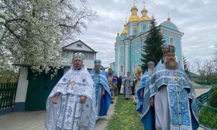 В день святкування ікони Божої Матері «Живоносне Джерело» митрополит Феодосій очолив Літургію в Красногірському жіночому монастирі