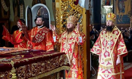 Митрополит Феодосій очолив Літургію в Неділю 2-гу після Пасхи в Архангело-Михайлівському кафедральному соборі м.Черкаси