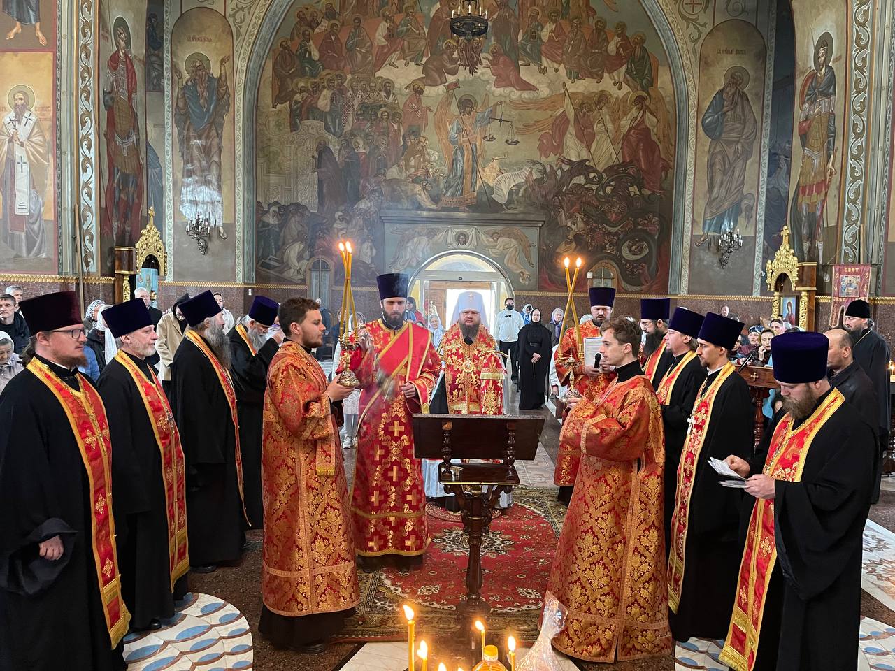 В День Победы Митрополит Феодосий вознес молитвы за упокой жертв Второй мировой войны